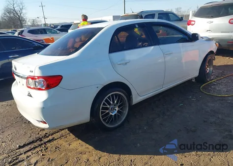 2013 Toyota Corolla Le z USA, uszkodzony, nr VIN 2T1BU4EE3DC929880